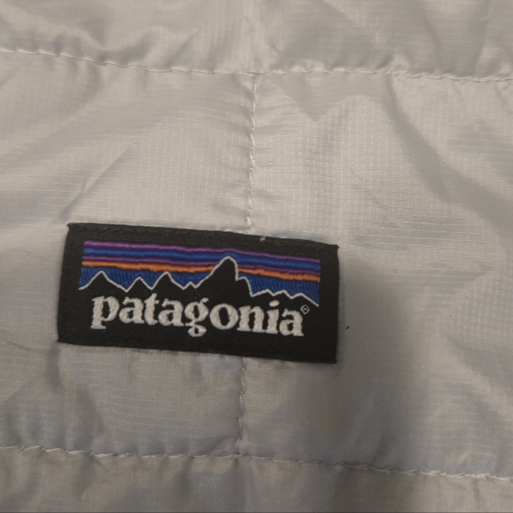 Patagonia Light Gray Puffy Jacket with Lime Accents - Picture 4 of 4